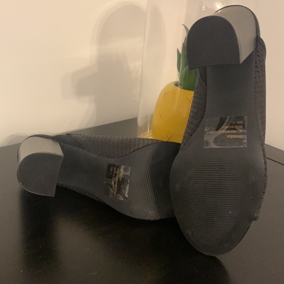 Guess heeled mule - Picture 3 of 3